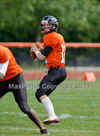 Thumbnail 3 in Lake Forest Academy vs. St. Laurence photogallery.