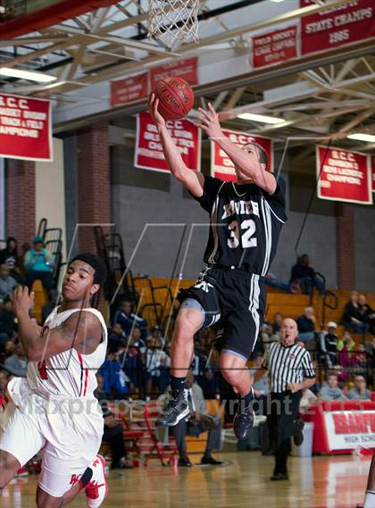 Thumbnail 2 in Xavier vs. Wilbur Cross (SCC Quarterfinal) photogallery.