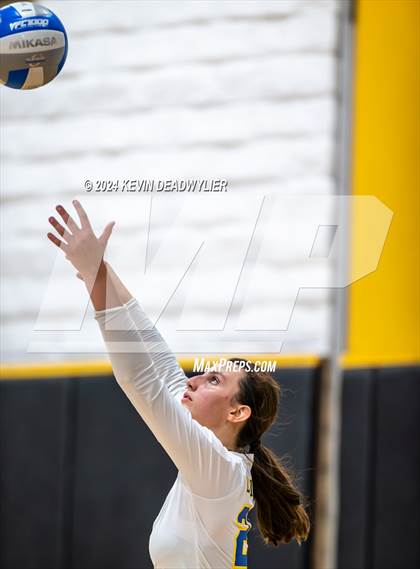 Thumbnail 1 in Louisville @ Calabasas photogallery.