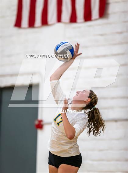 Thumbnail 2 in Louisville @ Calabasas photogallery.