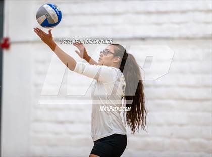 Thumbnail 2 in Louisville @ Calabasas photogallery.