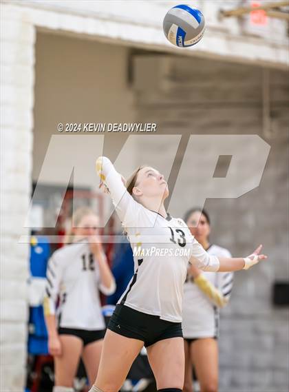 Thumbnail 1 in Louisville @ Calabasas photogallery.