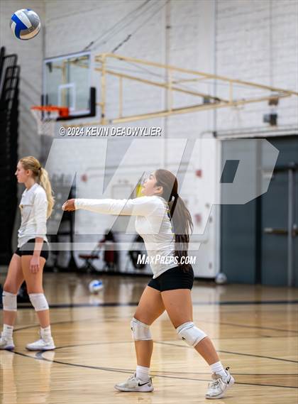 Thumbnail 3 in Louisville @ Calabasas photogallery.
