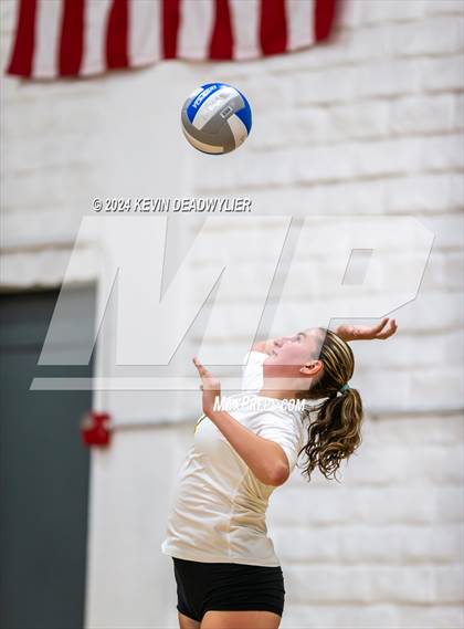 Thumbnail 1 in Louisville @ Calabasas photogallery.