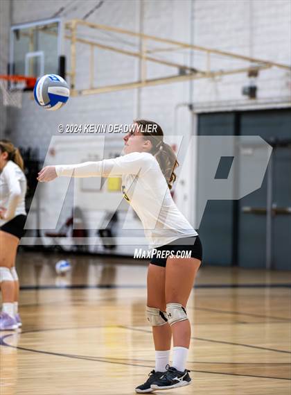 Thumbnail 1 in Louisville @ Calabasas photogallery.