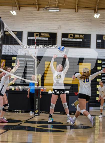 Thumbnail 3 in Louisville @ Calabasas photogallery.