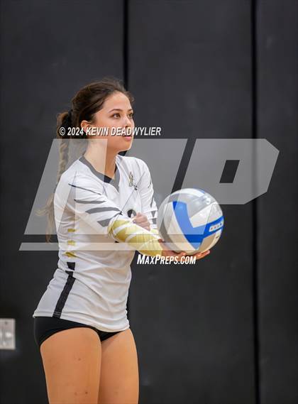 Thumbnail 3 in Louisville @ Calabasas photogallery.