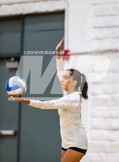 Thumbnail 3 in Louisville @ Calabasas photogallery.