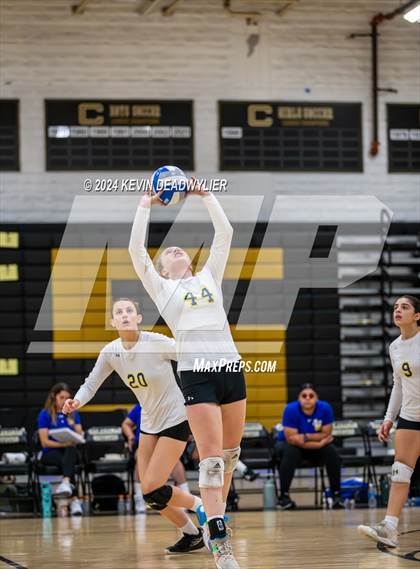Thumbnail 1 in Louisville @ Calabasas photogallery.