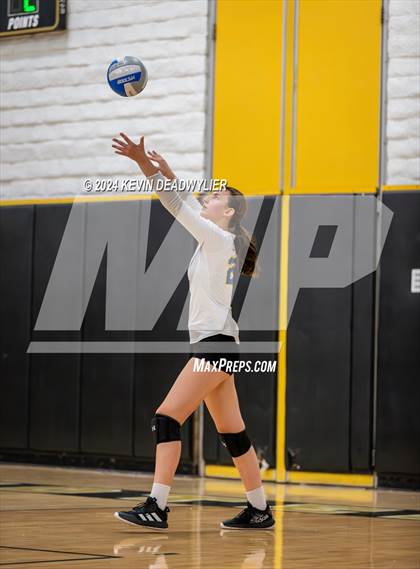 Thumbnail 3 in Louisville @ Calabasas photogallery.