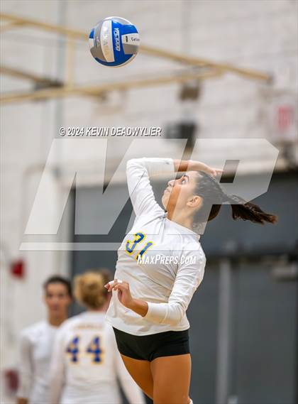 Thumbnail 2 in Louisville @ Calabasas photogallery.