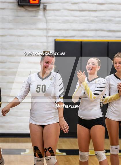Thumbnail 1 in Louisville @ Calabasas photogallery.