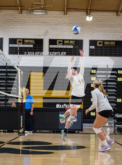 Thumbnail 2 in Louisville @ Calabasas photogallery.