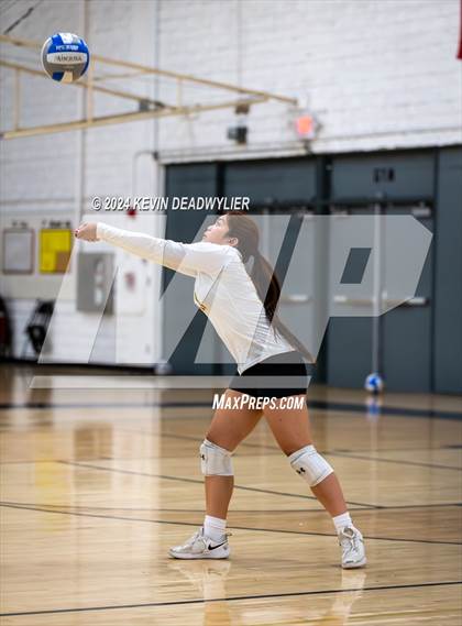 Thumbnail 1 in Louisville @ Calabasas photogallery.
