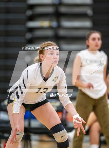 Thumbnail 1 in Louisville @ Calabasas photogallery.