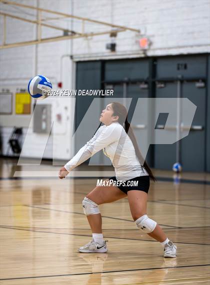 Thumbnail 3 in Louisville @ Calabasas photogallery.