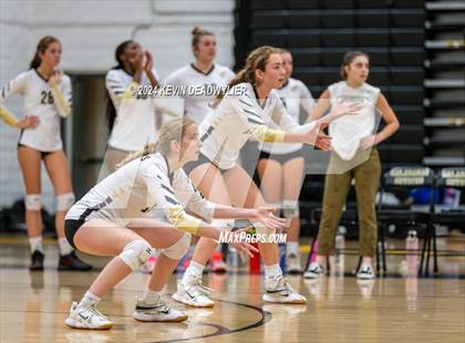 Thumbnail 1 in Louisville @ Calabasas photogallery.