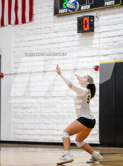 Thumbnail 2 in Louisville @ Calabasas photogallery.