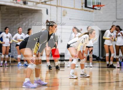Thumbnail 2 in Louisville @ Calabasas photogallery.