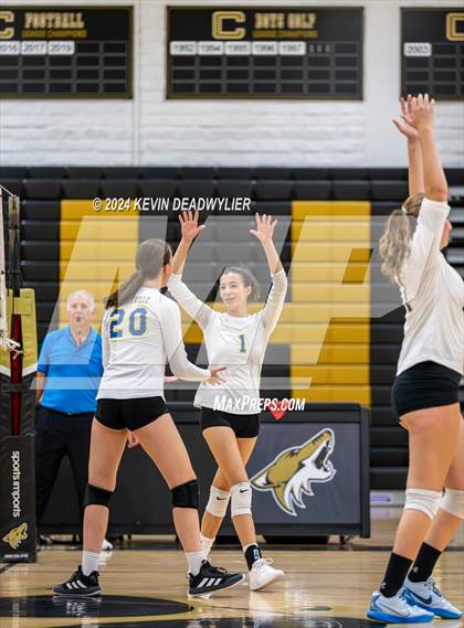 Thumbnail 1 in Louisville @ Calabasas photogallery.