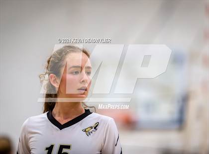 Thumbnail 2 in Louisville @ Calabasas photogallery.