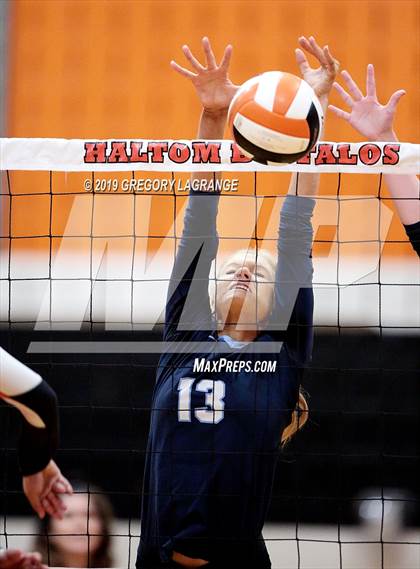 Thumbnail 3 in Bell vs Haltom photogallery.