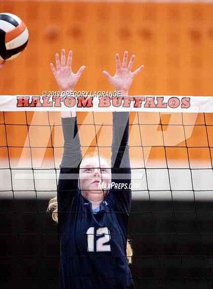Thumbnail 1 in Bell vs Haltom photogallery.
