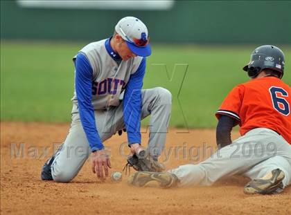 Thumbnail 2 in South Garland vs. Wakeland (Creekview Tournament) photogallery.