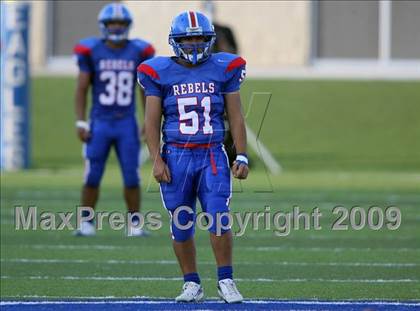 Thumbnail 3 in Hays vs. Huntsville (Texas Bi-District Playoffs) photogallery.