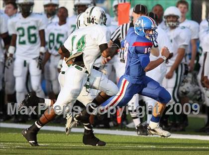 Thumbnail 3 in Hays vs. Huntsville (Texas Bi-District Playoffs) photogallery.