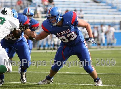 Thumbnail 2 in Hays vs. Huntsville (Texas Bi-District Playoffs) photogallery.