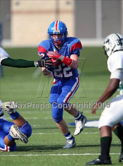 Thumbnail 1 in Hays vs. Huntsville (Texas Bi-District Playoffs) photogallery.