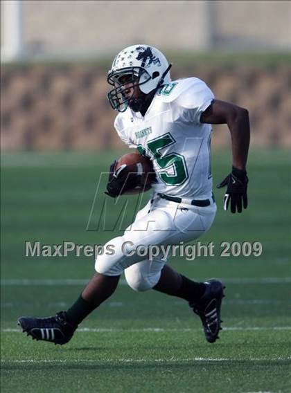 Thumbnail 1 in Hays vs. Huntsville (Texas Bi-District Playoffs) photogallery.