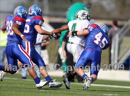 Thumbnail 3 in Hays vs. Huntsville (Texas Bi-District Playoffs) photogallery.
