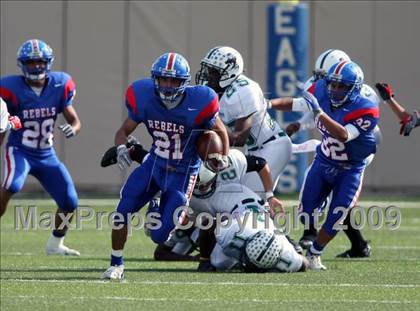 Thumbnail 2 in Hays vs. Huntsville (Texas Bi-District Playoffs) photogallery.