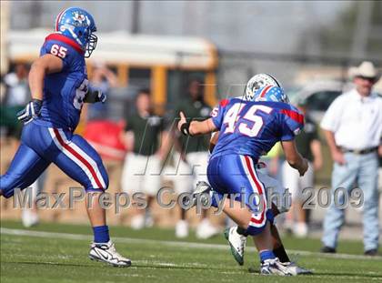 Thumbnail 2 in Hays vs. Huntsville (Texas Bi-District Playoffs) photogallery.