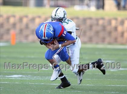 Thumbnail 3 in Hays vs. Huntsville (Texas Bi-District Playoffs) photogallery.