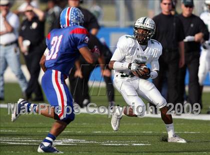 Thumbnail 2 in Hays vs. Huntsville (Texas Bi-District Playoffs) photogallery.