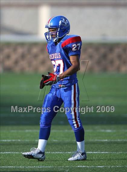 Thumbnail 1 in Hays vs. Huntsville (Texas Bi-District Playoffs) photogallery.