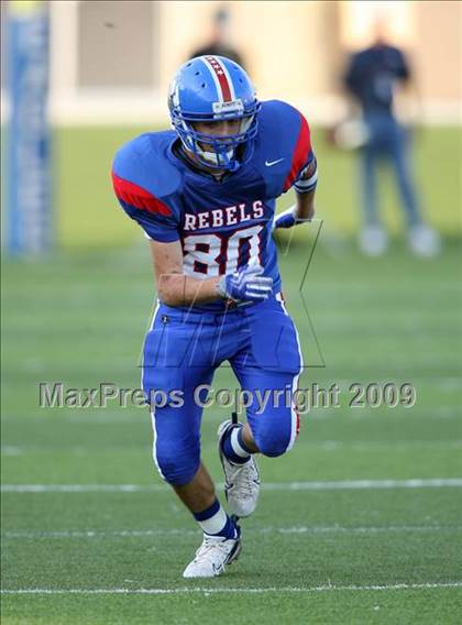 Thumbnail 1 in Hays vs. Huntsville (Texas Bi-District Playoffs) photogallery.