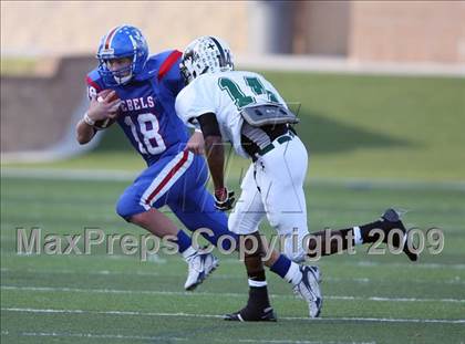 Thumbnail 3 in Hays vs. Huntsville (Texas Bi-District Playoffs) photogallery.