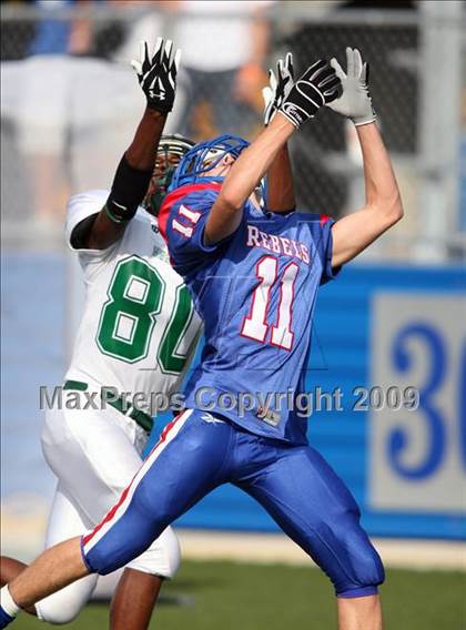Thumbnail 3 in Hays vs. Huntsville (Texas Bi-District Playoffs) photogallery.