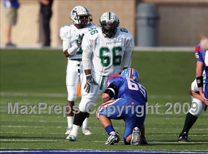 Thumbnail 1 in Hays vs. Huntsville (Texas Bi-District Playoffs) photogallery.