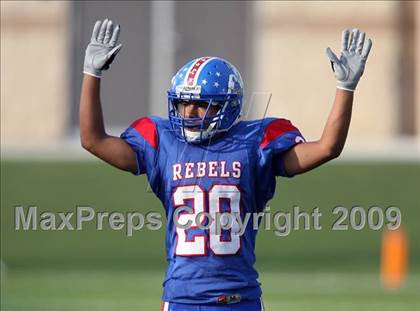 Thumbnail 3 in Hays vs. Huntsville (Texas Bi-District Playoffs) photogallery.