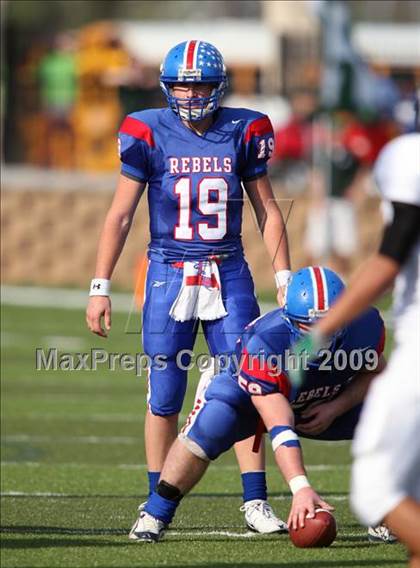 Thumbnail 3 in Hays vs. Huntsville (Texas Bi-District Playoffs) photogallery.