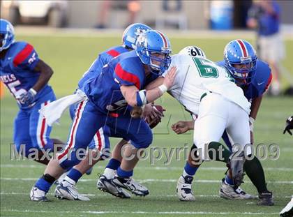 Thumbnail 3 in Hays vs. Huntsville (Texas Bi-District Playoffs) photogallery.