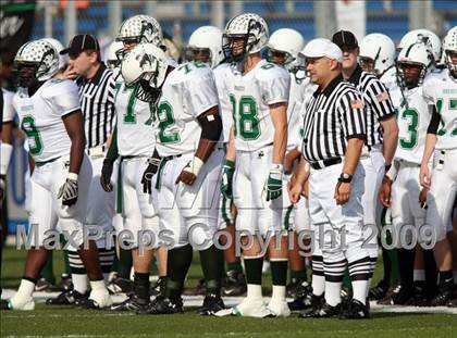 Thumbnail 2 in Hays vs. Huntsville (Texas Bi-District Playoffs) photogallery.