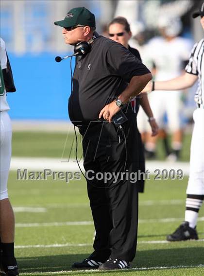 Thumbnail 2 in Hays vs. Huntsville (Texas Bi-District Playoffs) photogallery.