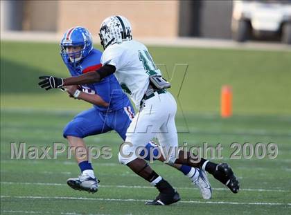 Thumbnail 1 in Hays vs. Huntsville (Texas Bi-District Playoffs) photogallery.