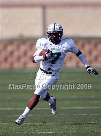 Thumbnail 2 in Hays vs. Huntsville (Texas Bi-District Playoffs) photogallery.